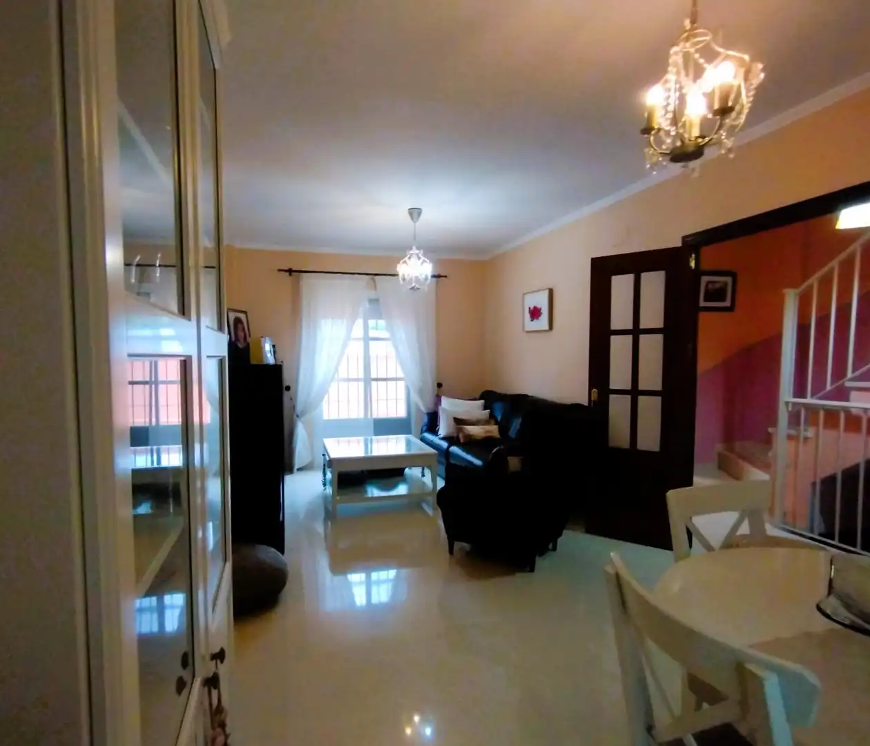 Sala d'estar de Casa adosada en venda en San Fernando