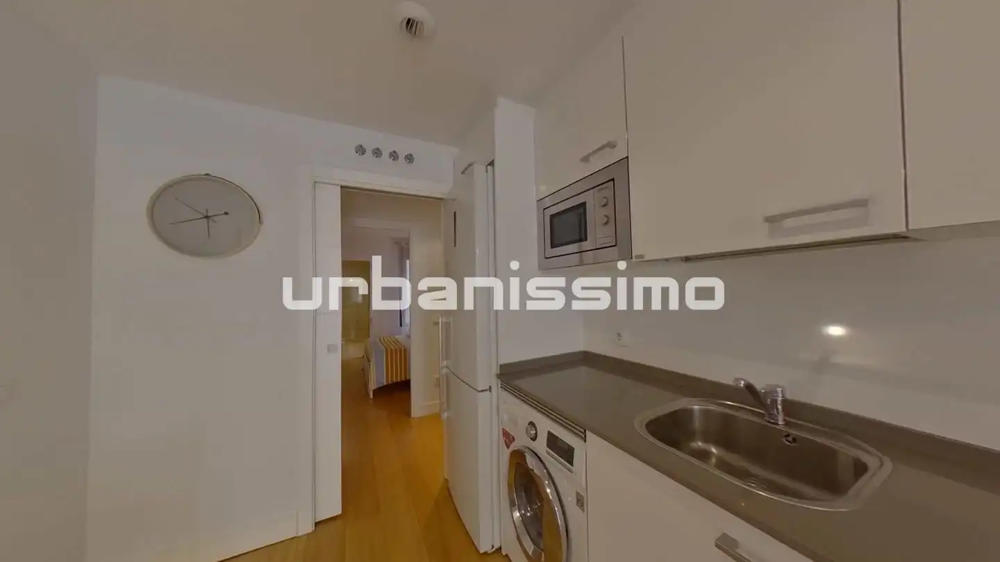 Habitación de Apartamento de alquiler en Madrid con Aire acondicionado, Calefacción y Amueblado