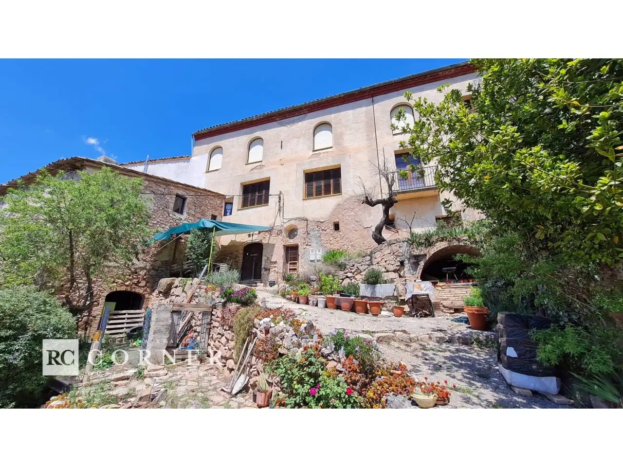Exterior view of Country homes for sale in Santa Maria de Miralles