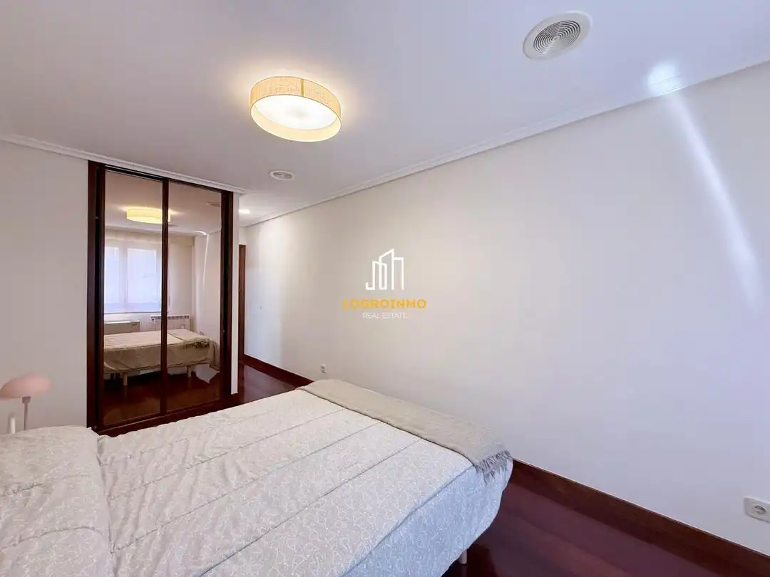 Schlafzimmer von Wohnung zur Miete in  Logroño mit Klimaanlage, Heizung und Abstellraum