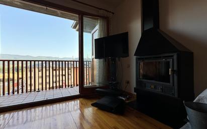 Living room of Attic for sale in Puigcerdà  with Terrace and Balcony