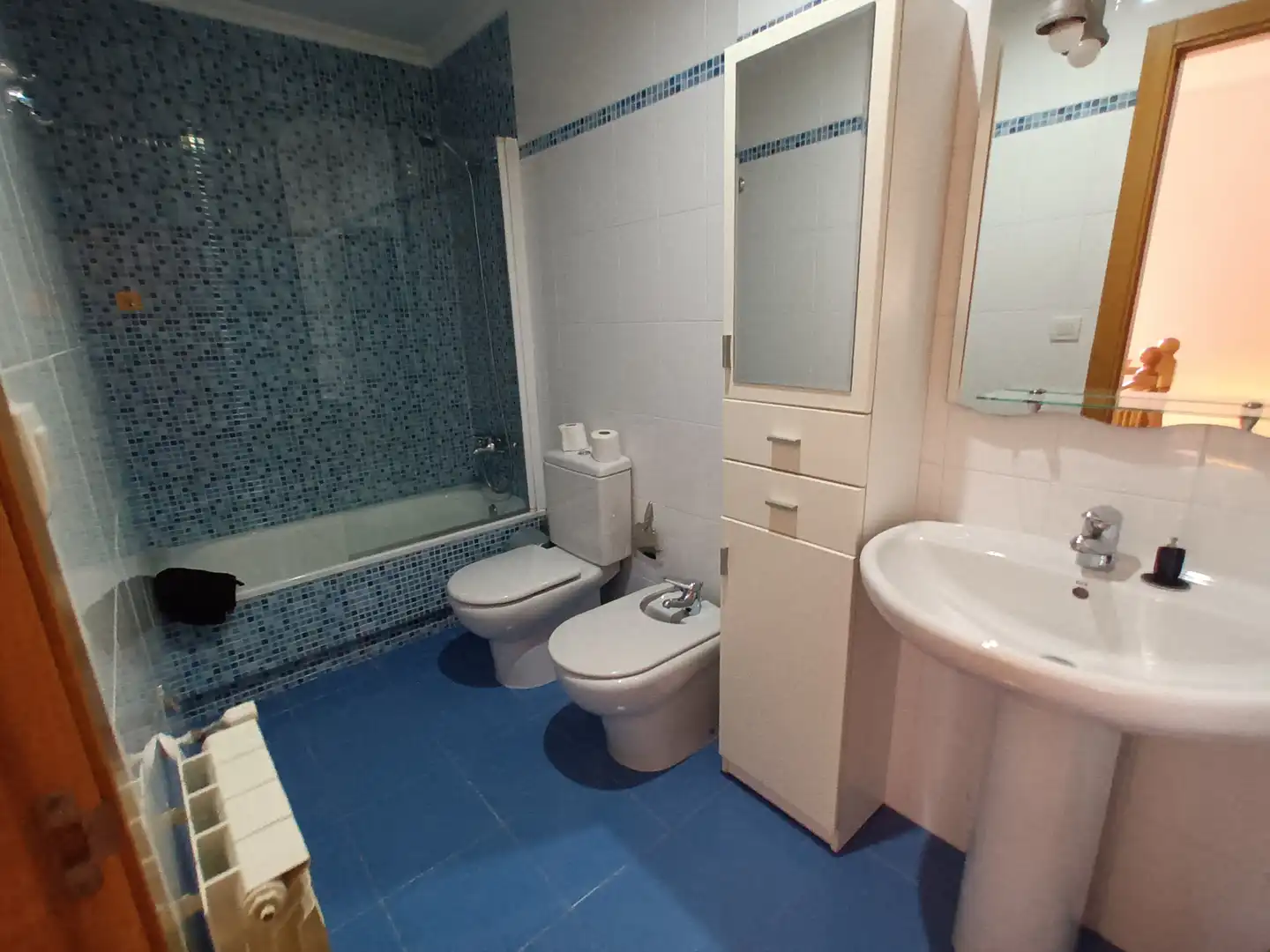 Badezimmer von Maisonette zur Miete in Lugo mit Heizung, Parkett und Möbliert