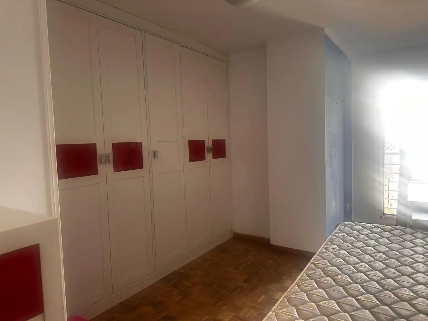 Habitación de Piso en venta en Oviedo  con Calefacción, Parquet y Trastero