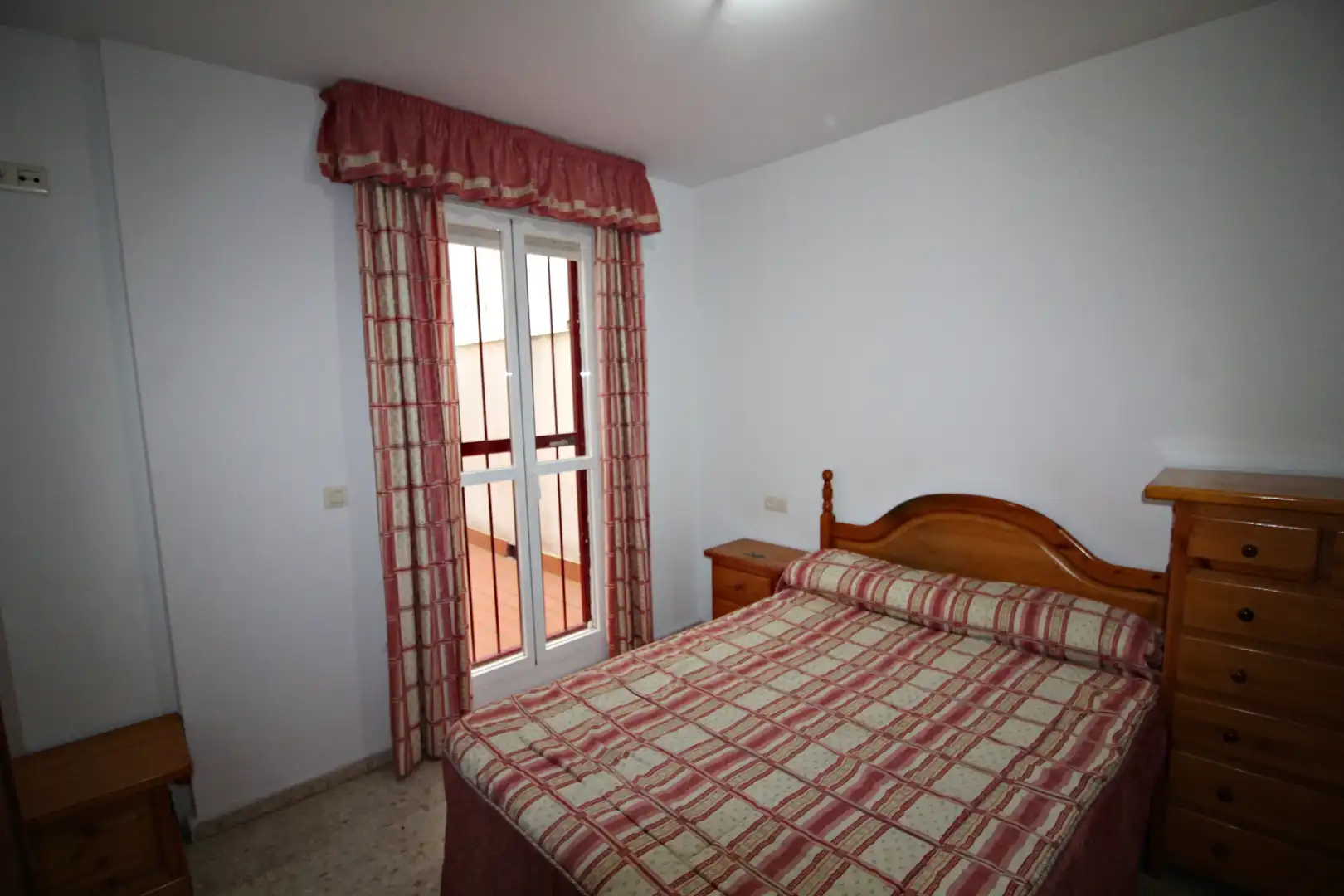 Schlafzimmer von Wohnung zum Verkauf in Huelva mit Möbliert und Balkon