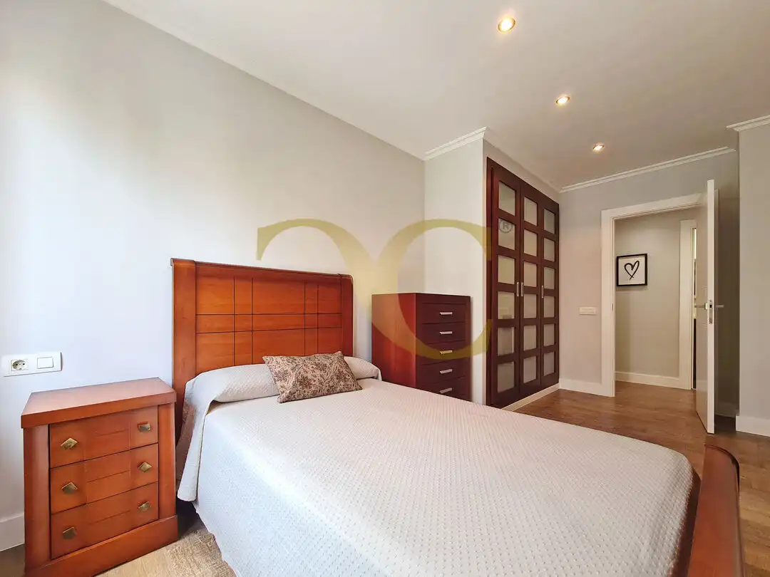 Habitación de Piso en venta en Gijón  con Calefacción, Jardín privado y Terraza