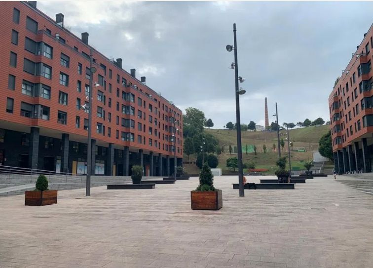 Vista exterior de Apartament en venda en Bilbao  amb Calefacció, Moblat i Internet