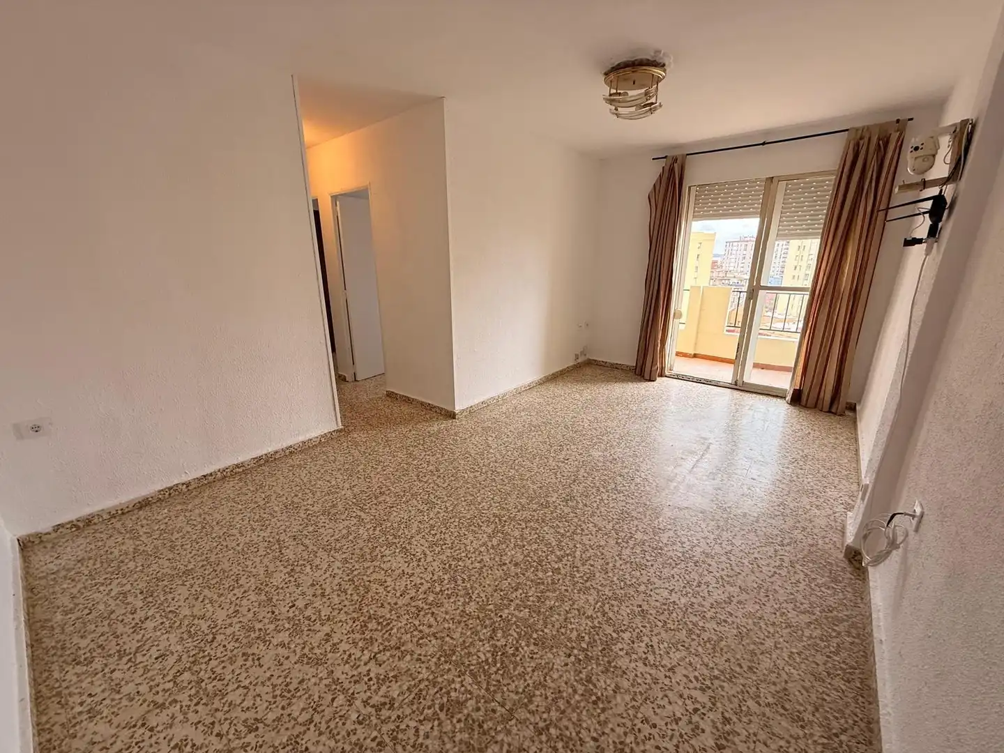Sala de estar de Piso en venta en Algeciras con Balcón