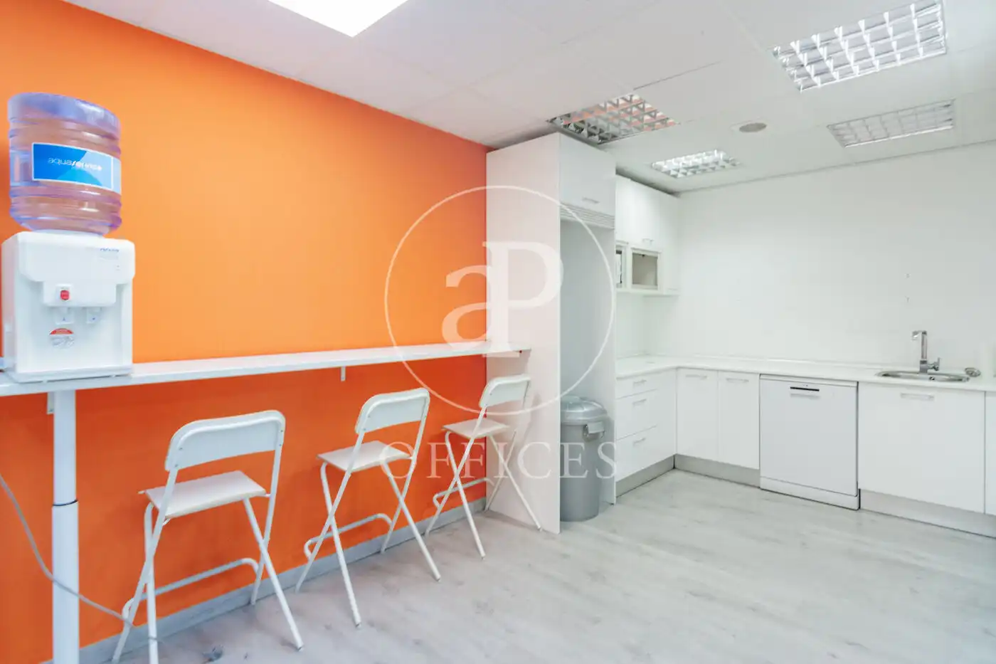 Office for rent in Madrid  with Air Conditioner