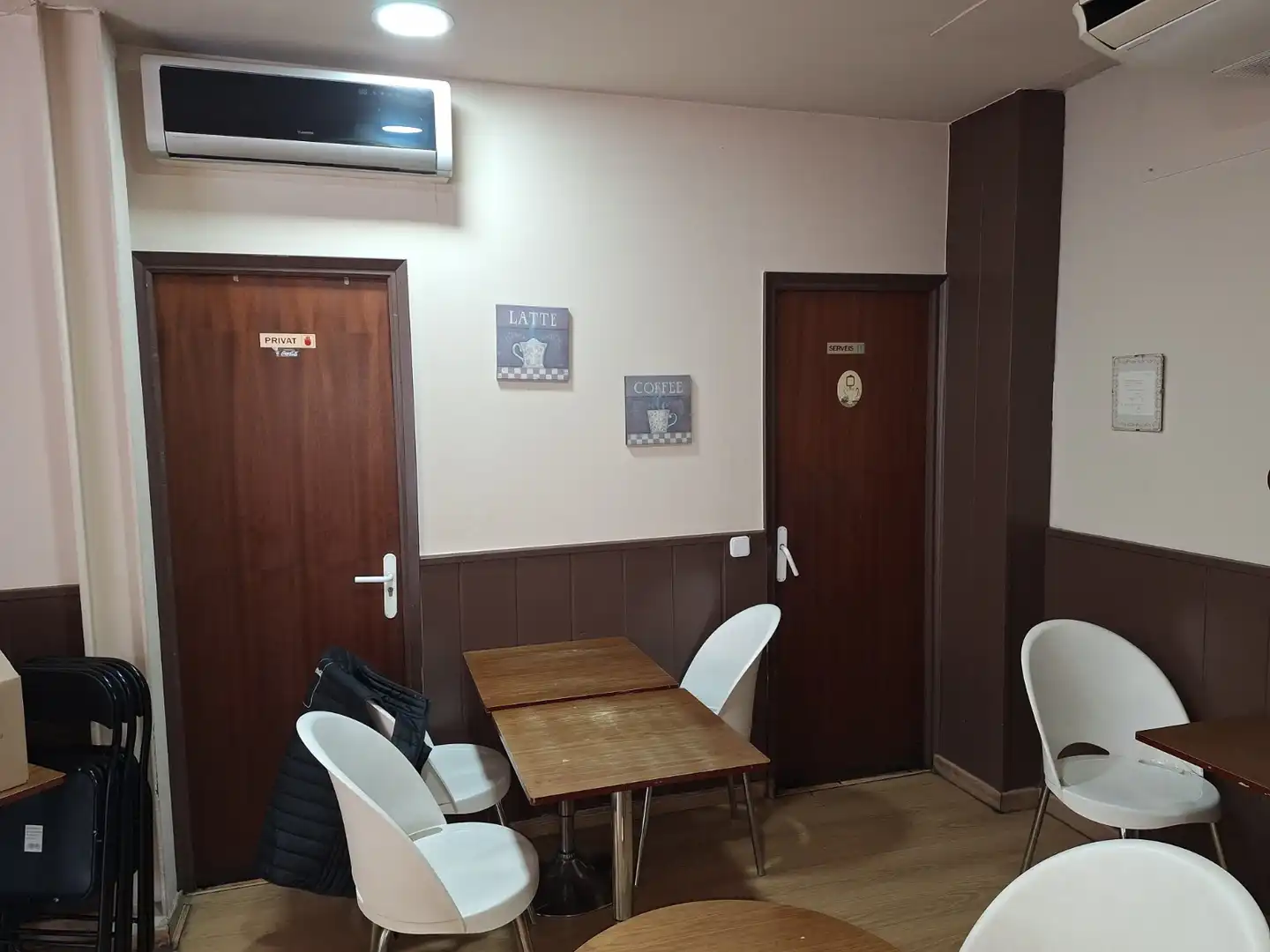 Business premises for transfer in Sants - Montjuïc, imagen 12
