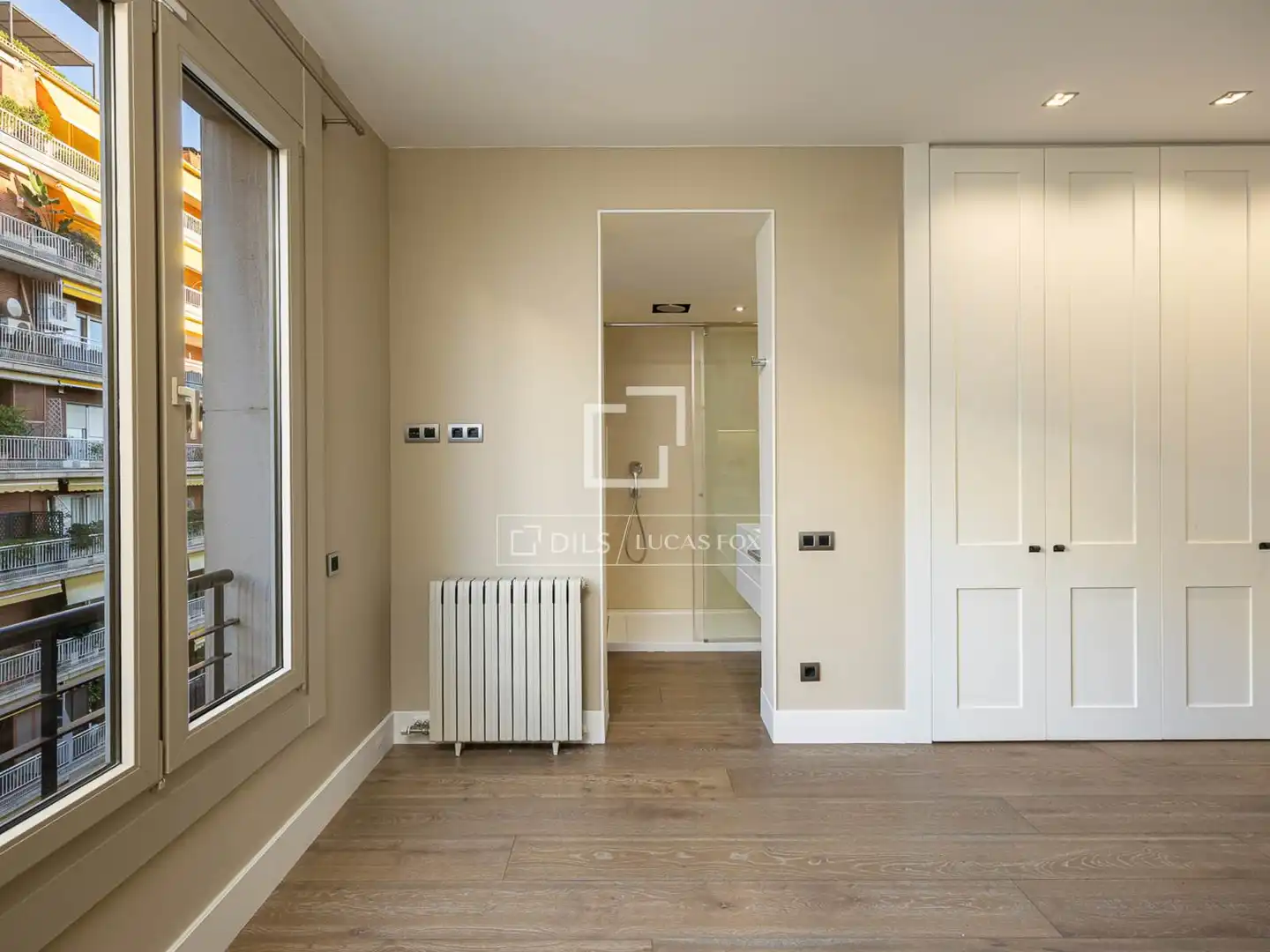 Schlafzimmer von Wohnung zum Verkauf in Barcelona mit Klimaanlage, Heizung und Parkett