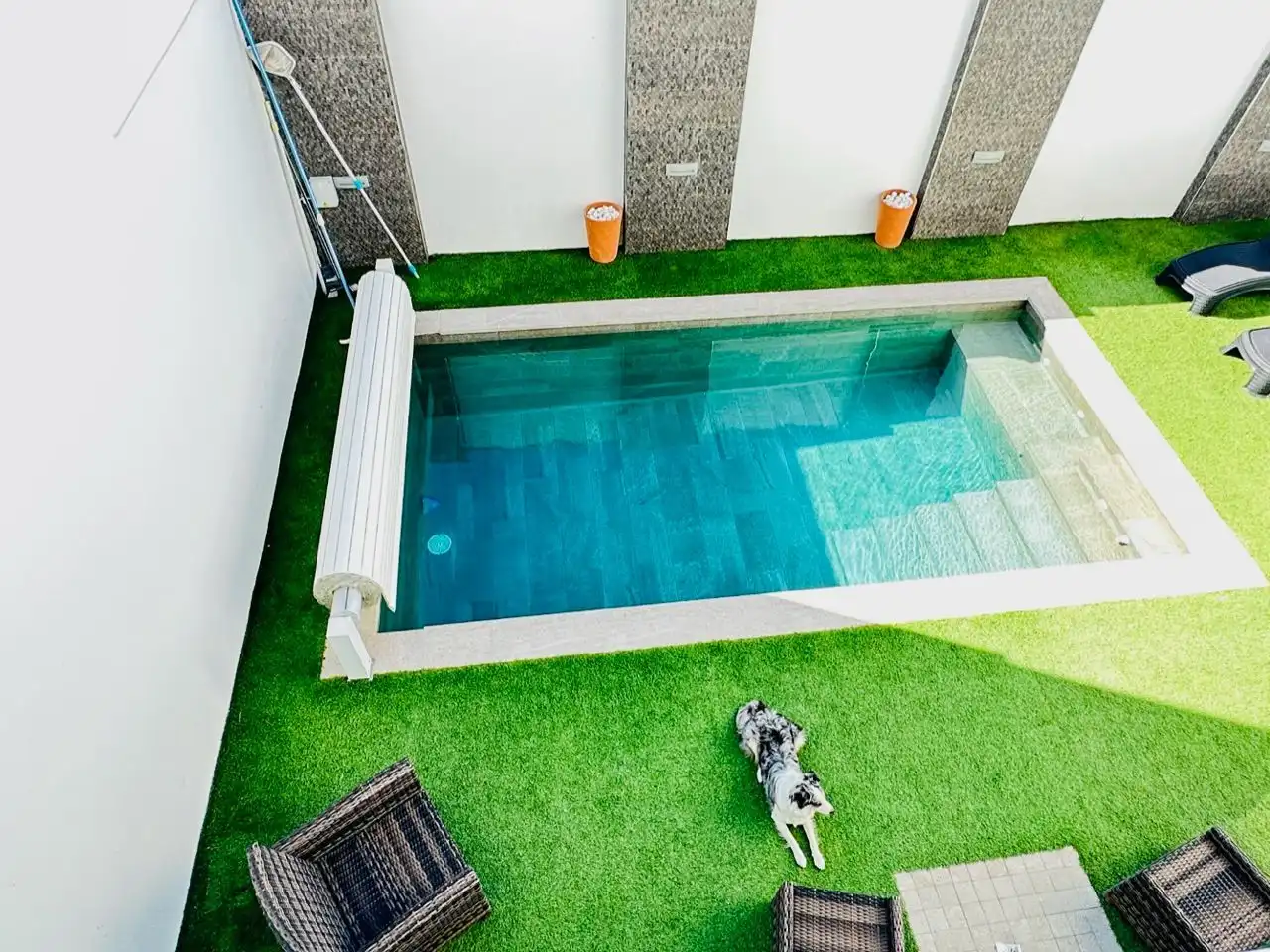 Piscina de Casa o chalet en venta en Nerja con Aire acondicionado, Jardín privado y Trastero