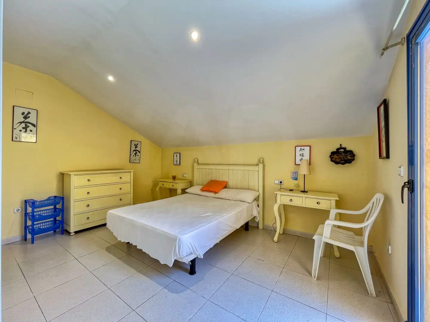Schlafzimmer von Dachboden zum Verkauf in Dénia mit Klimaanlage, Heizung und Terrasse