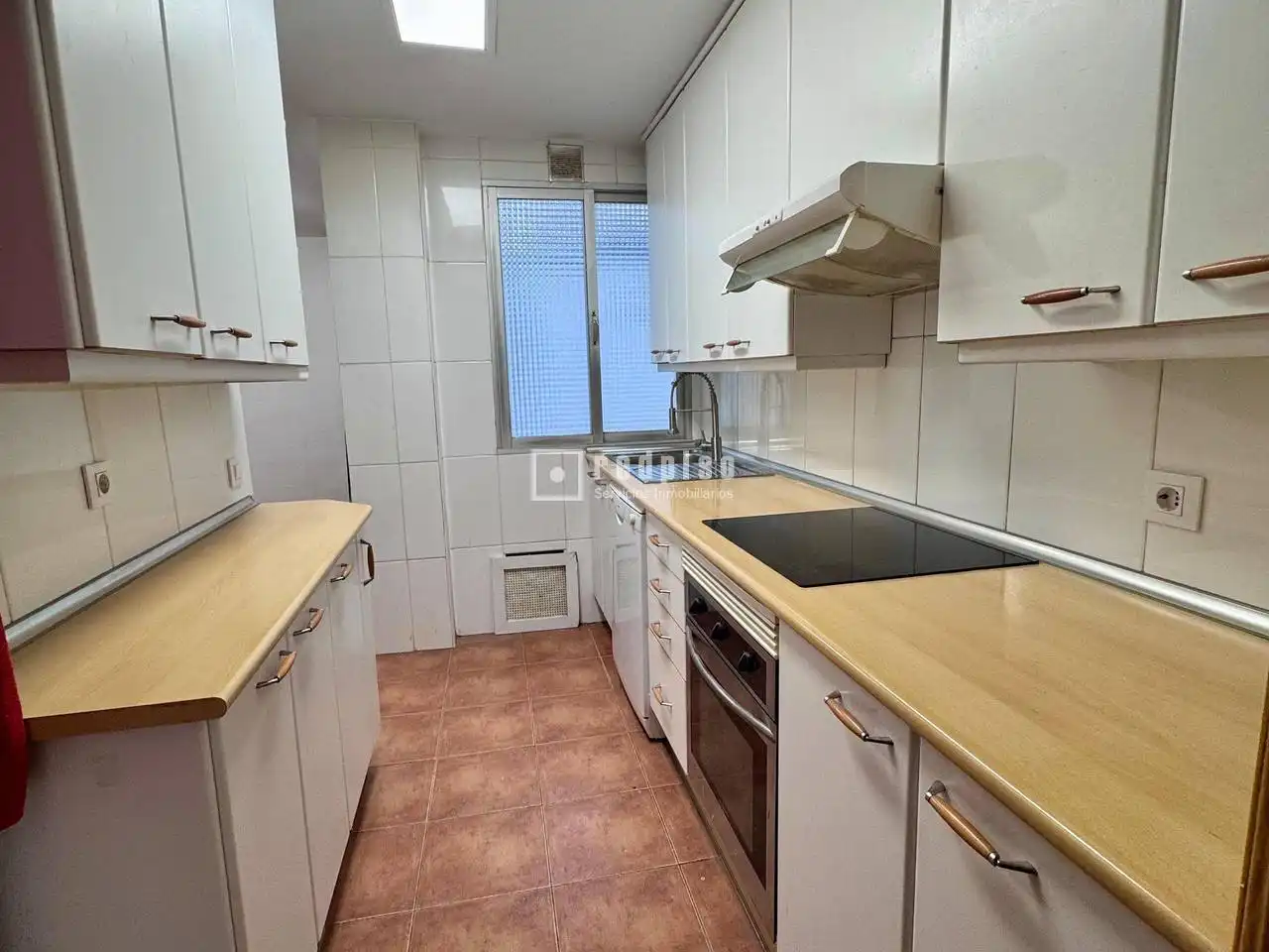 Cuina de Pis de lloguer en Madrid amb Calefacció i Traster