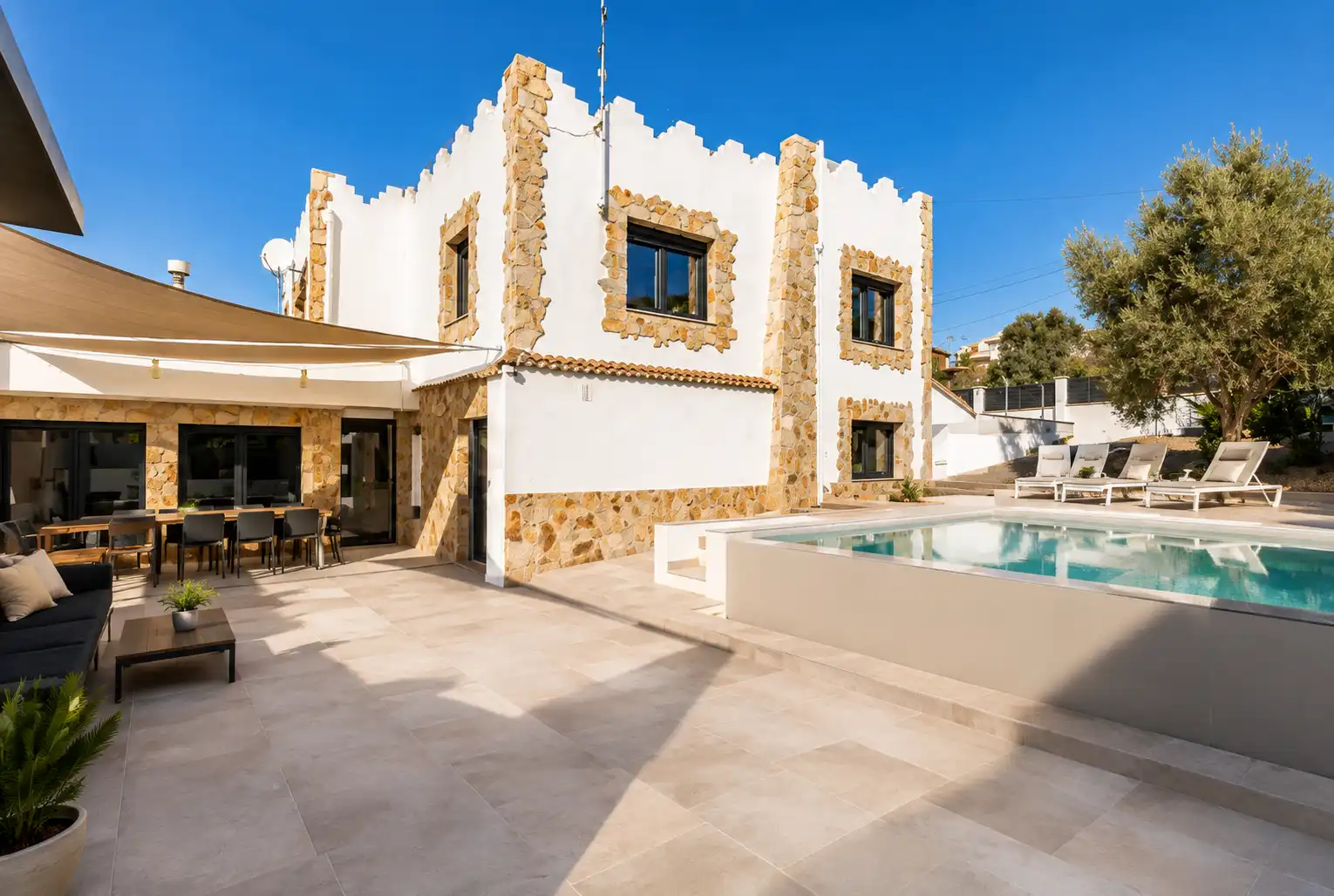 Casa adosada en venta en Calle dels Pins, Subirats