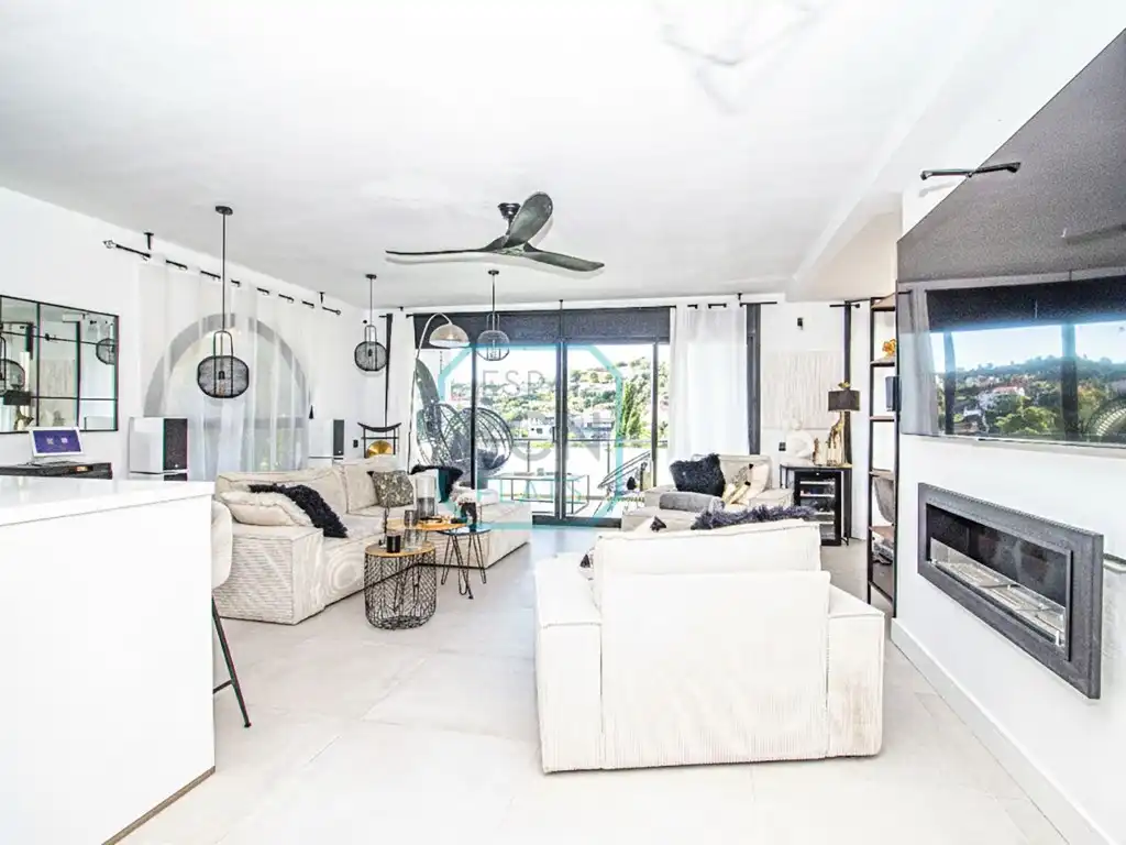 Wohnzimmer von Haus oder Chalet zum Verkauf in Calafell mit Klimaanlage, Schwimmbad und Balkon