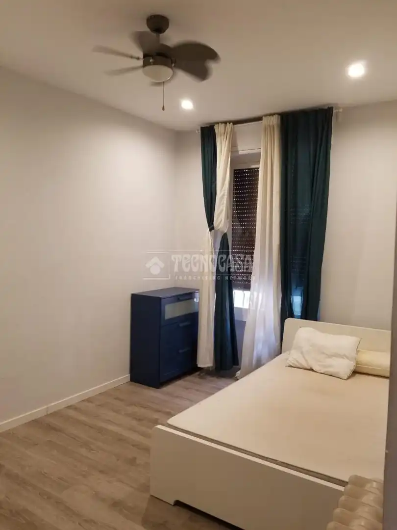 Habitación de Piso en venta en Madrid con Calefacción