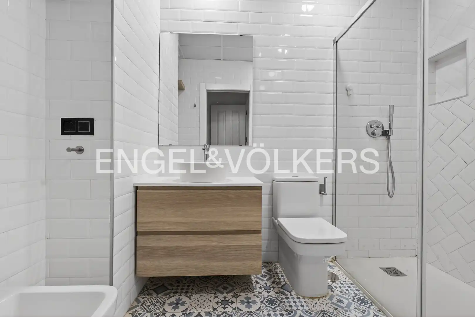 Badezimmer von Wohnungen zur Miete in Sevilla mit Klimaanlage, Heizung und Möbliert