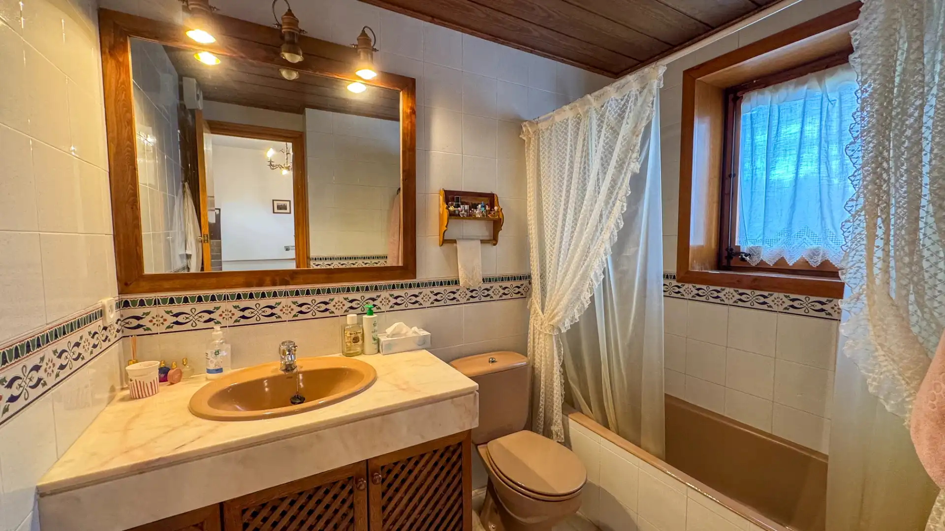 Adosado con terraza en venta en Plaça de l'Escola 22, imagen 15