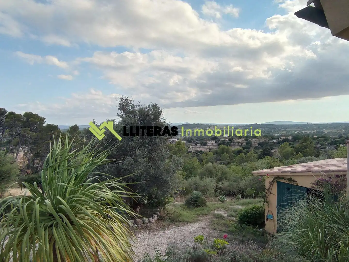 Country homes for sale in Selva