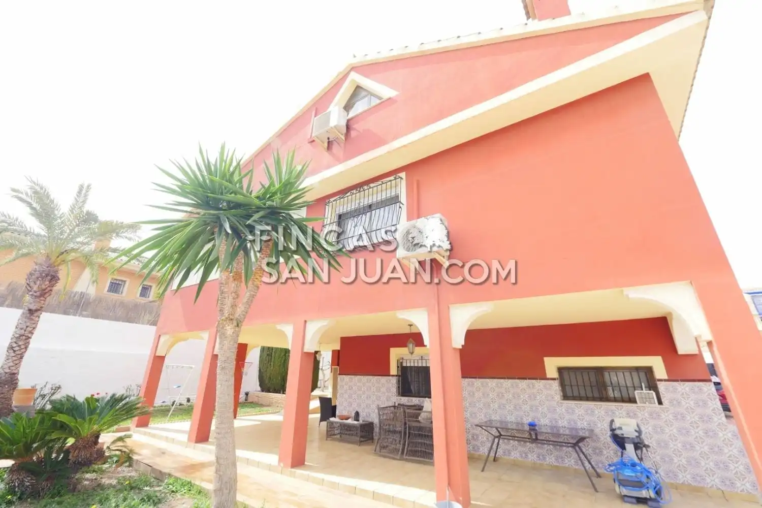 Vista exterior de Casa o chalet en venta en Mutxamel con Terraza, Piscina y Balcón