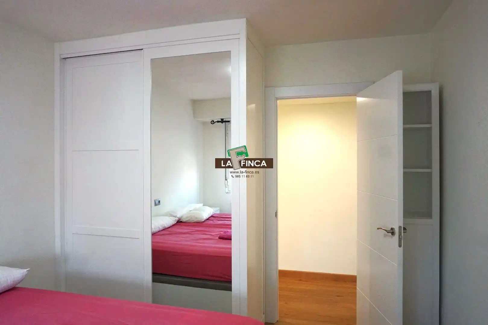 Bedroom of Flat for rent in Gijón   with Parquet flooring and Furnished