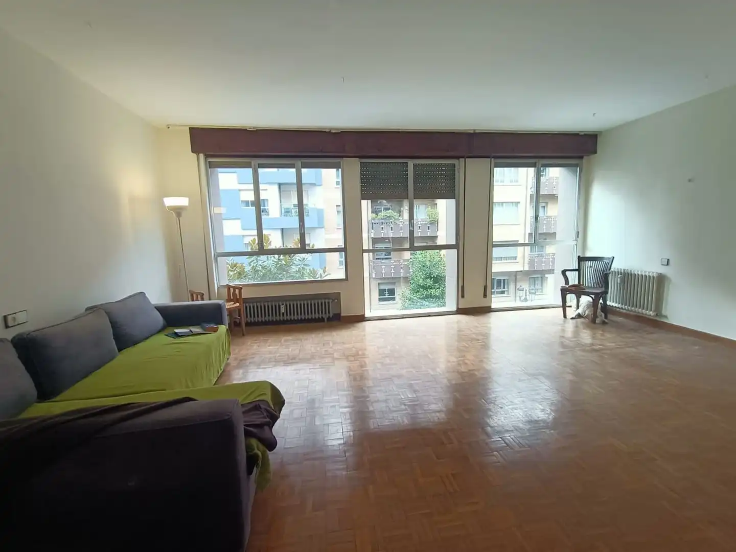 Living room of Flat for sale in Oviedo   with Heating, Terrace and Storage room
