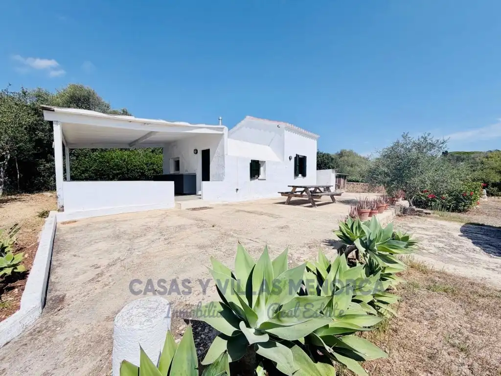 Vista exterior de Finca rústica en venda en Sant Lluís