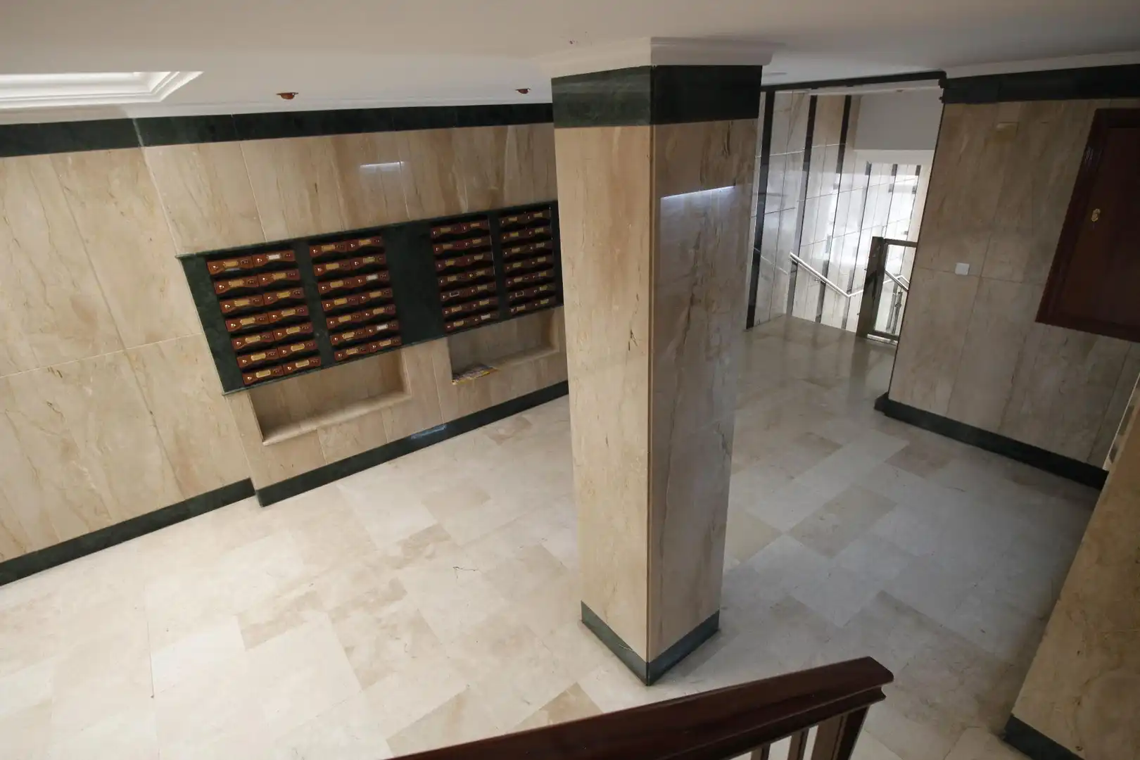 Piso de alquiler en Granada con Calefacción, Terraza y Amueblado