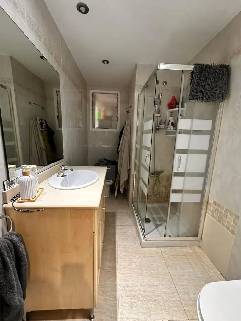 Bathroom of Flat for sale in Sabadell  with Air Conditioner, Heating and Balcony