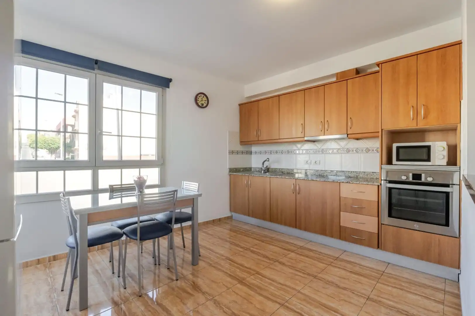 Cocina de Piso en venta en Ingenio con Amueblado