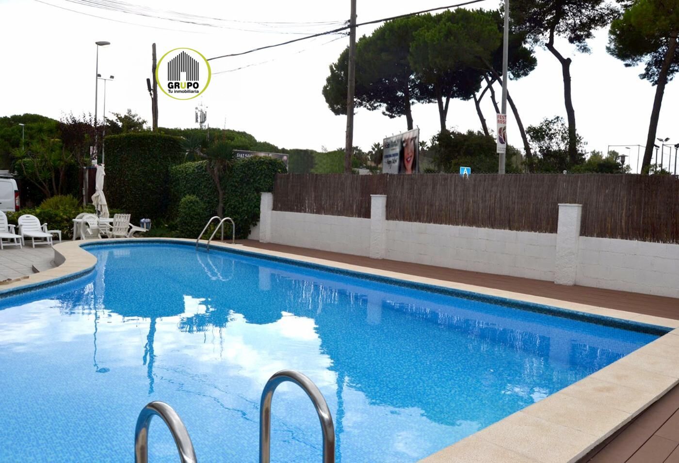 Piscina de Piso en venta en Gavà con Aire acondicionado, Calefacción y Jardín privado