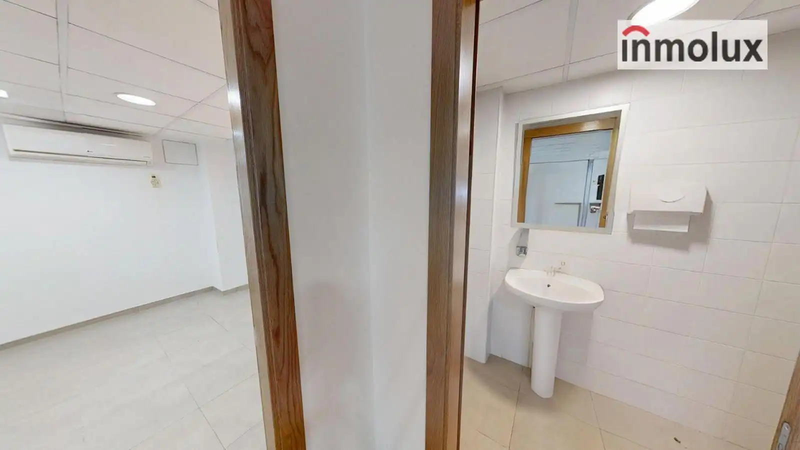 Badezimmer von Geschaftsraum zum Verkauf in Alicante / Alacant mit Klimaanlage