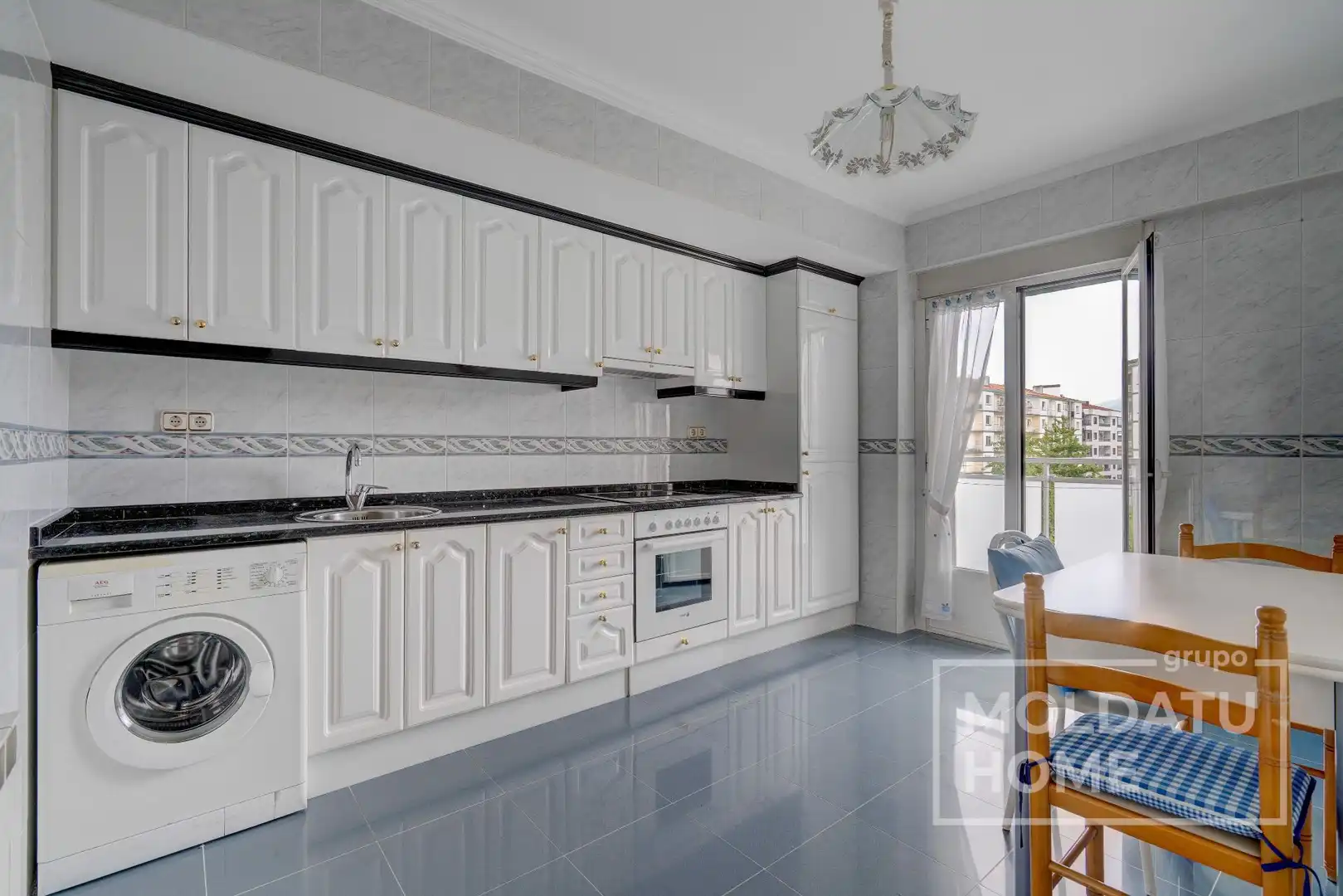 Cocina de Piso en venta en Irun  con Calefacción y Trastero