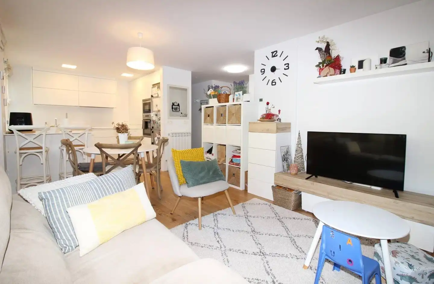 Sala d'estar de Apartament en venda en Oñati amb Calefacció, Traster i Moblat