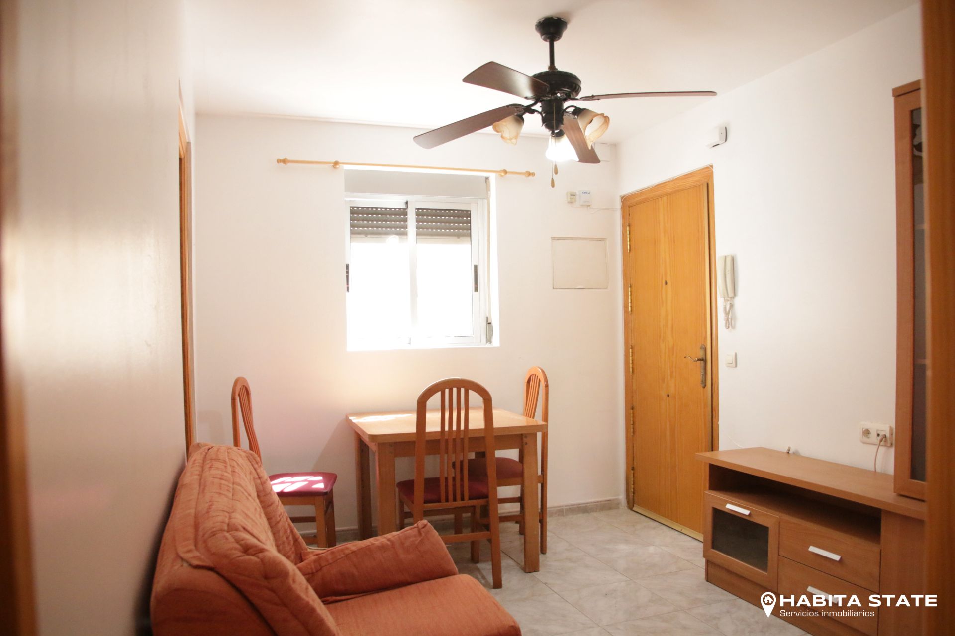 Living room of Flat for sale in  Almería Capital  with Furnished, Oven and Washing machine