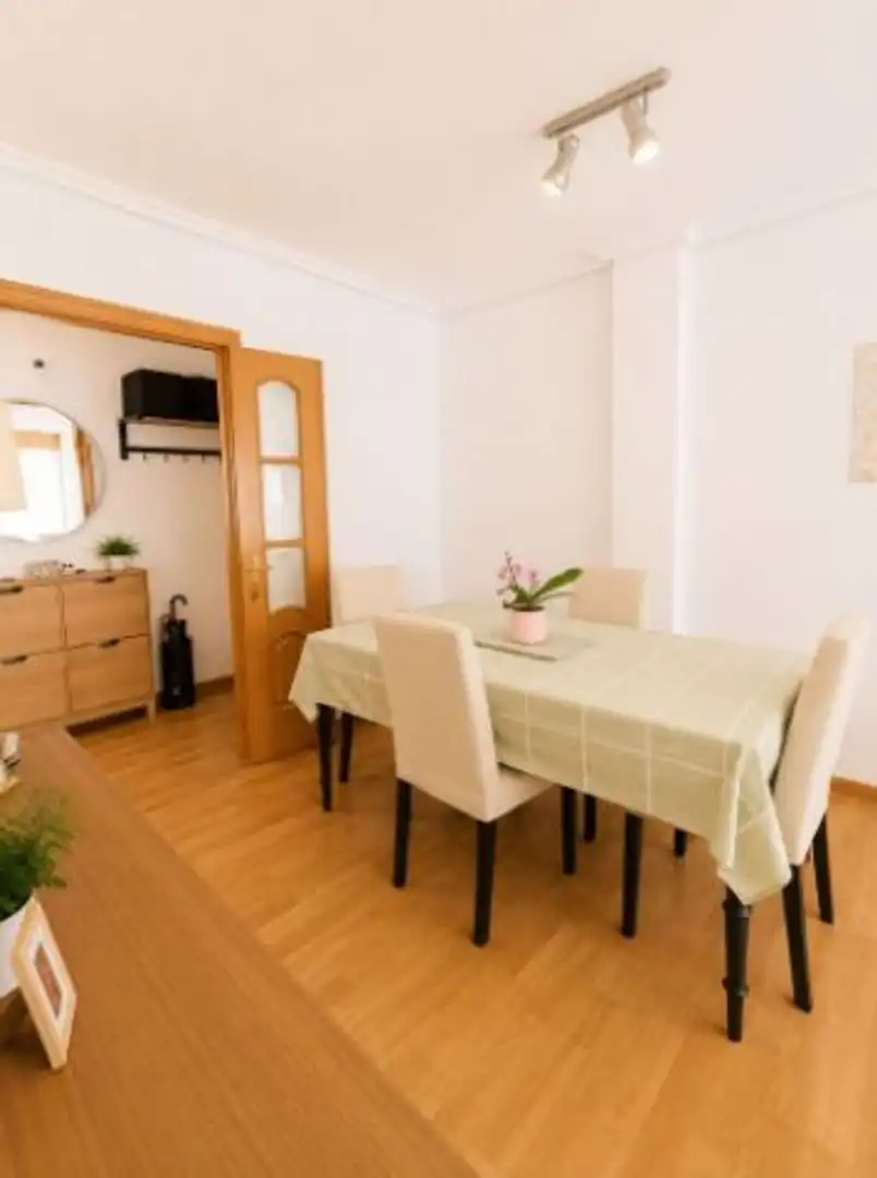 Piso con ascensor en venta en M LUISA DURAN MARQUINA 16, imagen 5