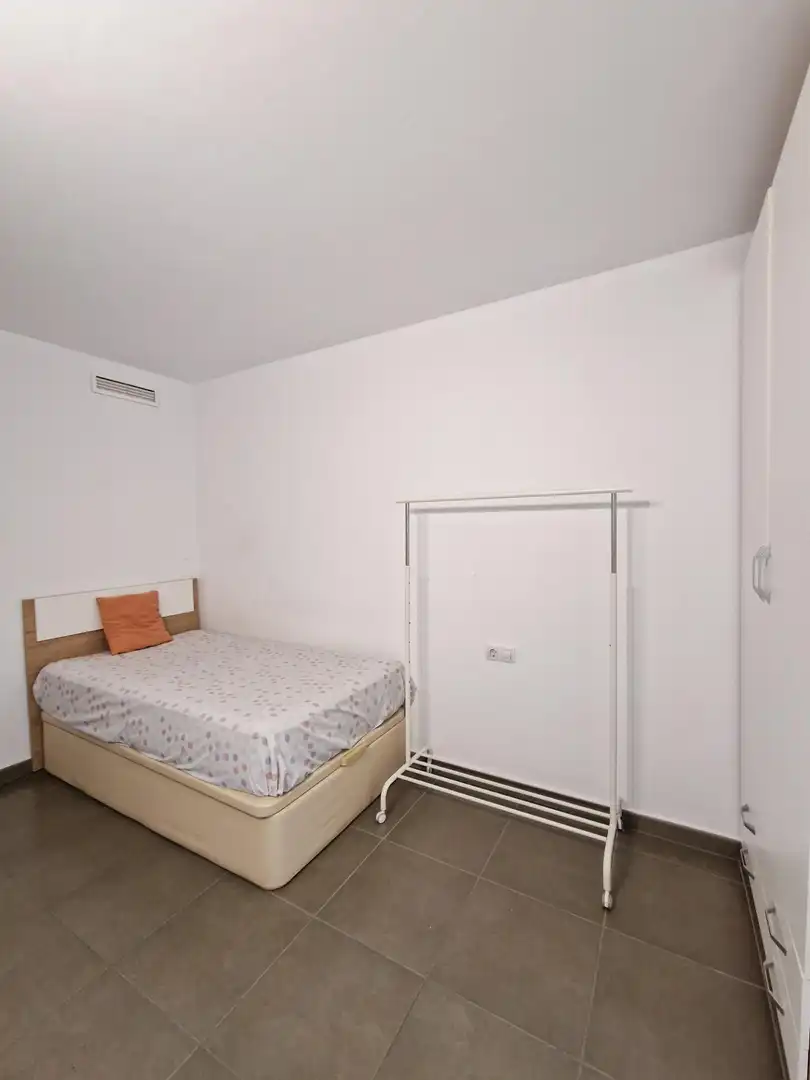 Habitación de Piso en venta en Elche / Elx con Aire acondicionado, Calefacción y Jardín privado