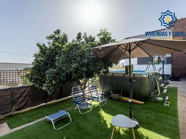 Villa mit Garten zum Verkauf in Polideportivo