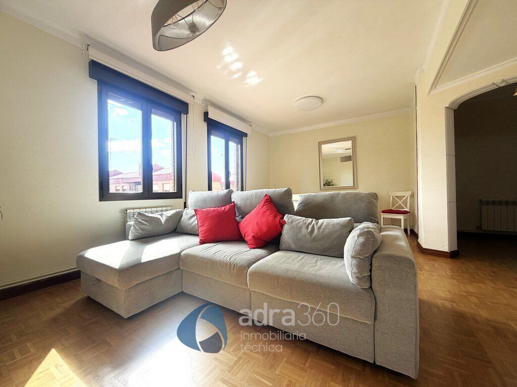 Living room of Flat for rent in  Logroño  with Heating and Furnished