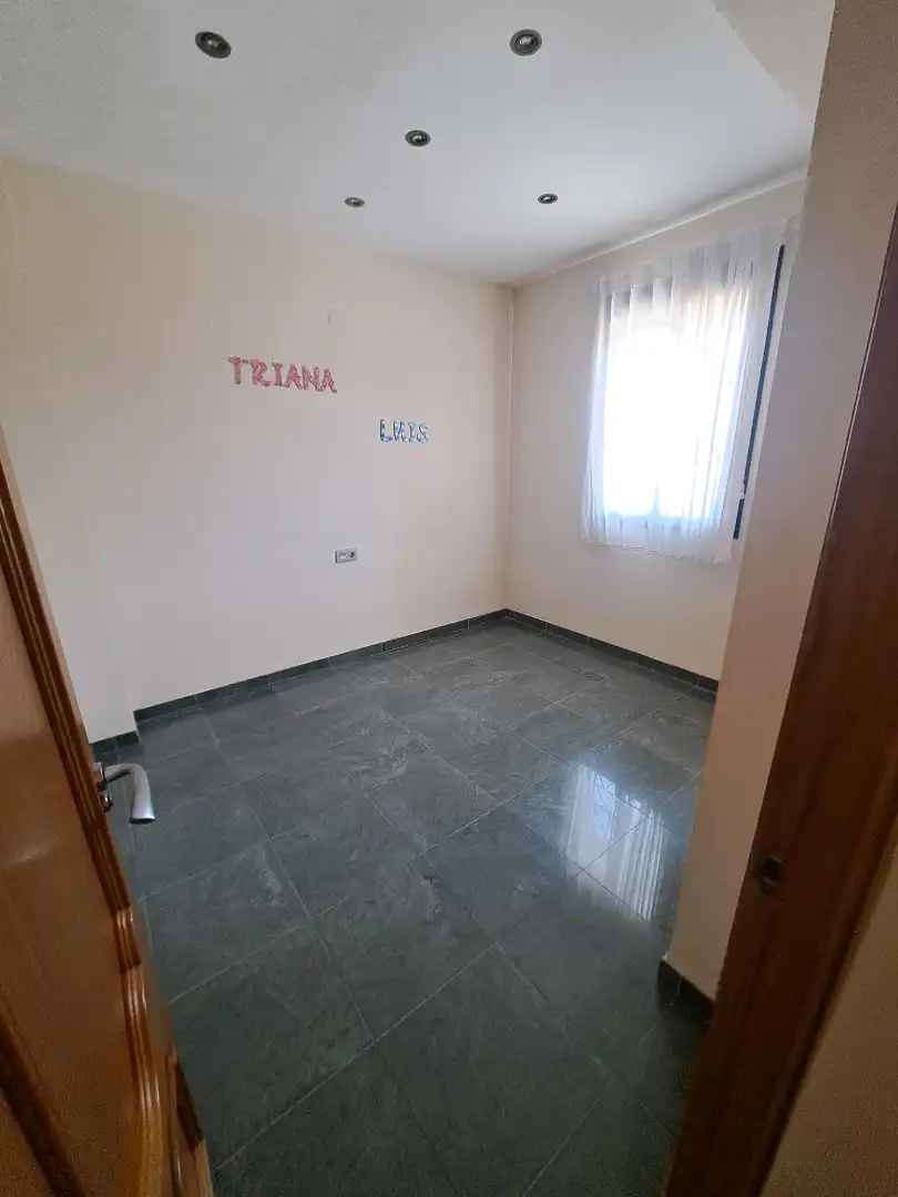 Dormitori de Casa o xalet en venda en Dos Hermanas amb Aire condicionat, Terrassa i Forn