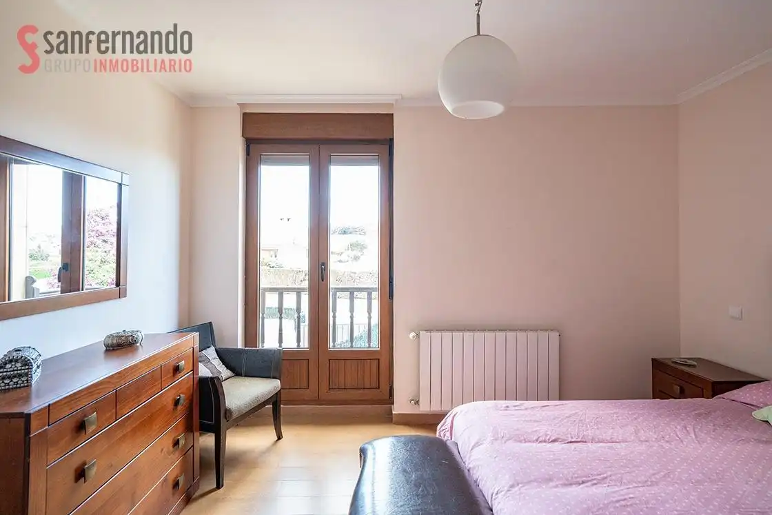 Habitación de Casa o chalet en venta en Santa Cruz de Bezana con Calefacción, Jardín privado y Balcón
