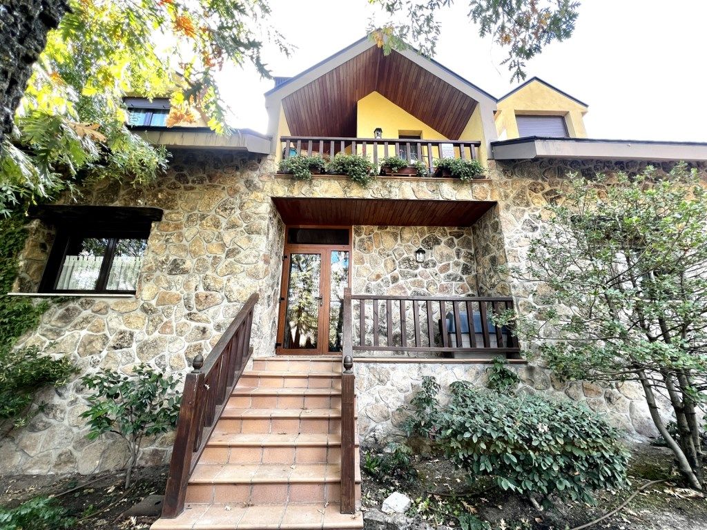 Vista exterior de Casa o xalet en venda en Moralzarzal