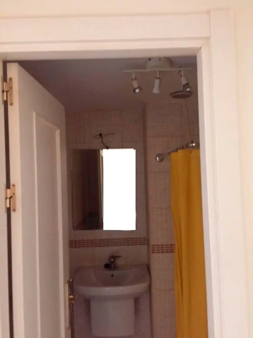 Bathroom of Flat for rent to own in Madrid  with Air Conditioner, Heating and Private garden