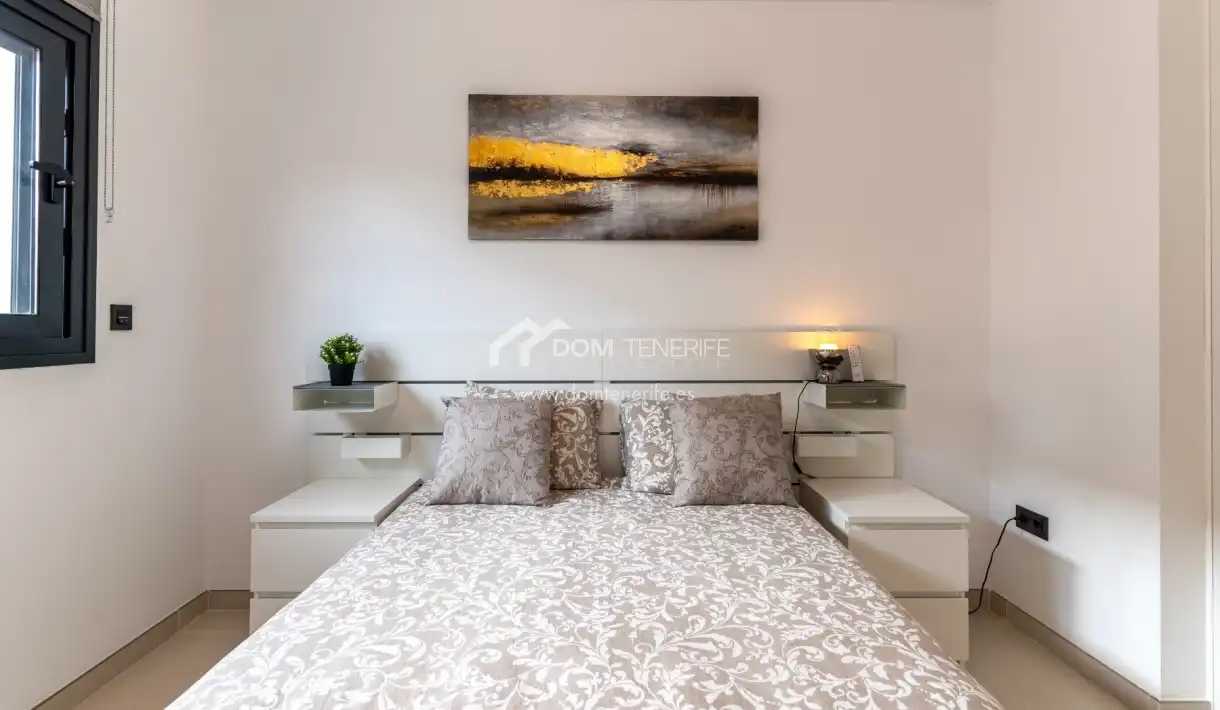 Habitación de Piso en venta en Adeje con Terraza, Trastero y Piscina