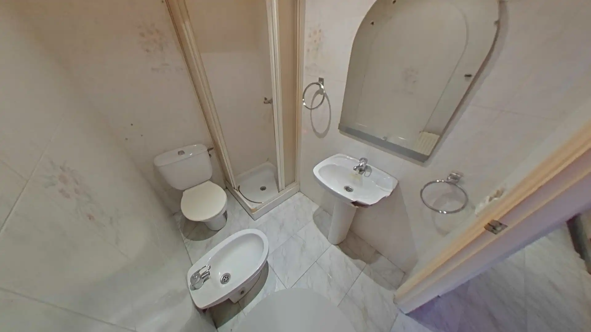 Bathroom of Apartments for sale in Vilamalla