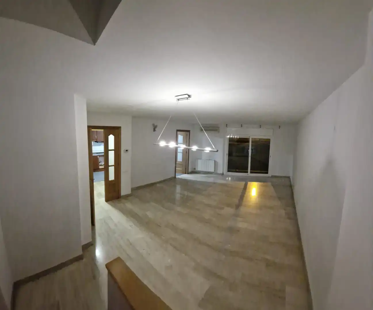 Maisonette zur Miete in Carrer de Milà i Fontanals, Mercat