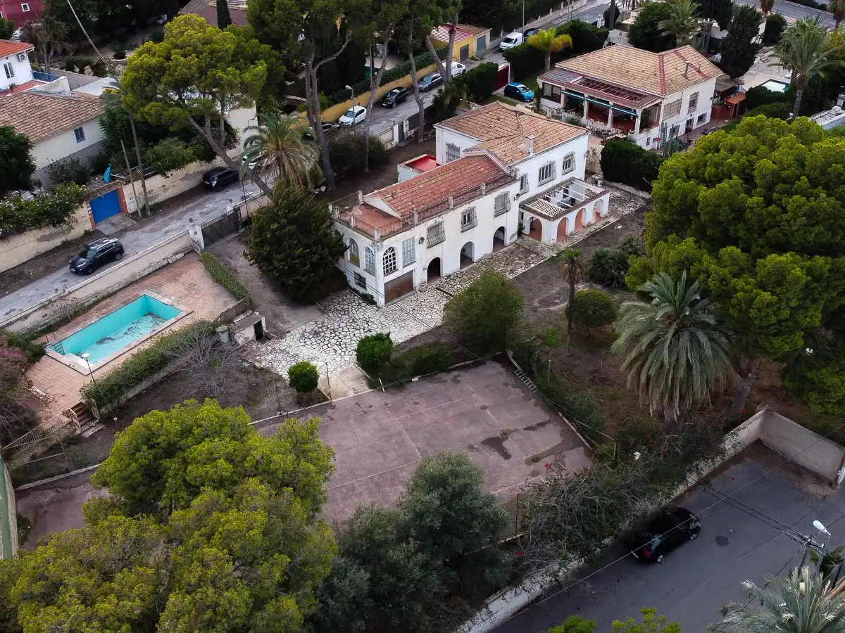 Xalet amb jardí en venda a Calle Concha Espina 4