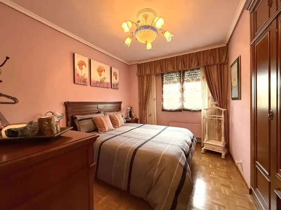 Habitación de Piso en venta en Vitoria - Gasteiz con Calefacción, Parquet y Terraza