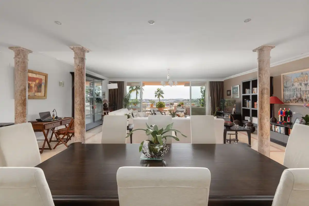 Flat with lift for sale in Nueva Andalucía, imagen 3