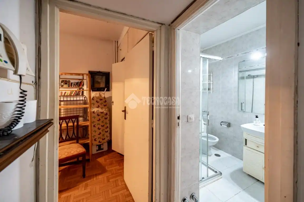 Bathroom of Flat for sale in Madrid  with Heating